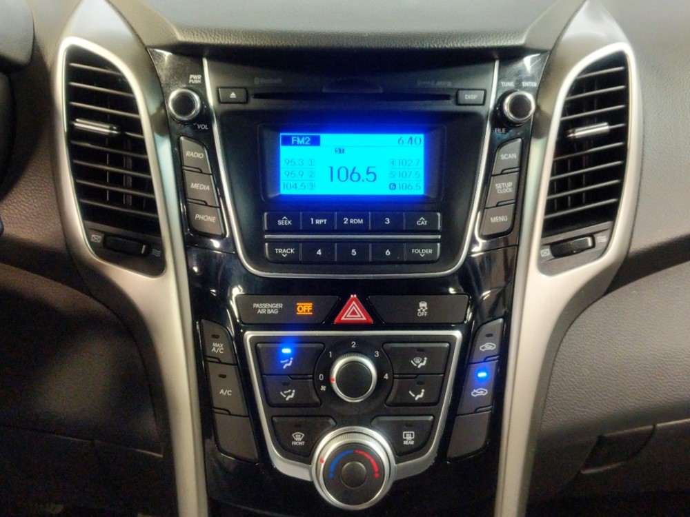 2017 Hyundai Elantra - Stereo Package