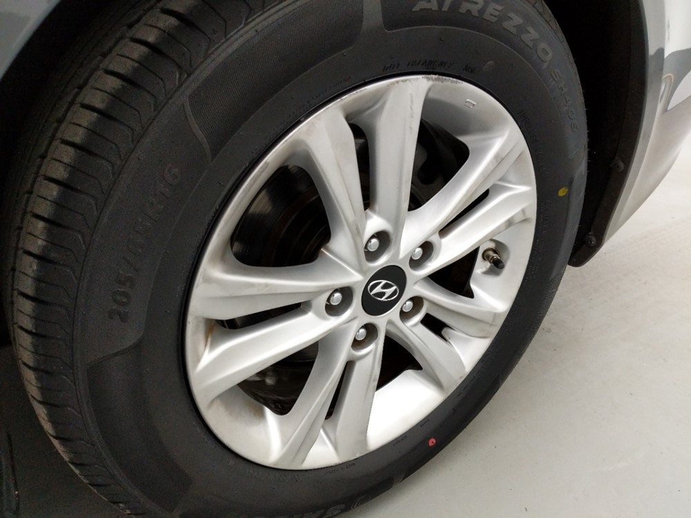 2013 Hyundai Sonata - Wheel