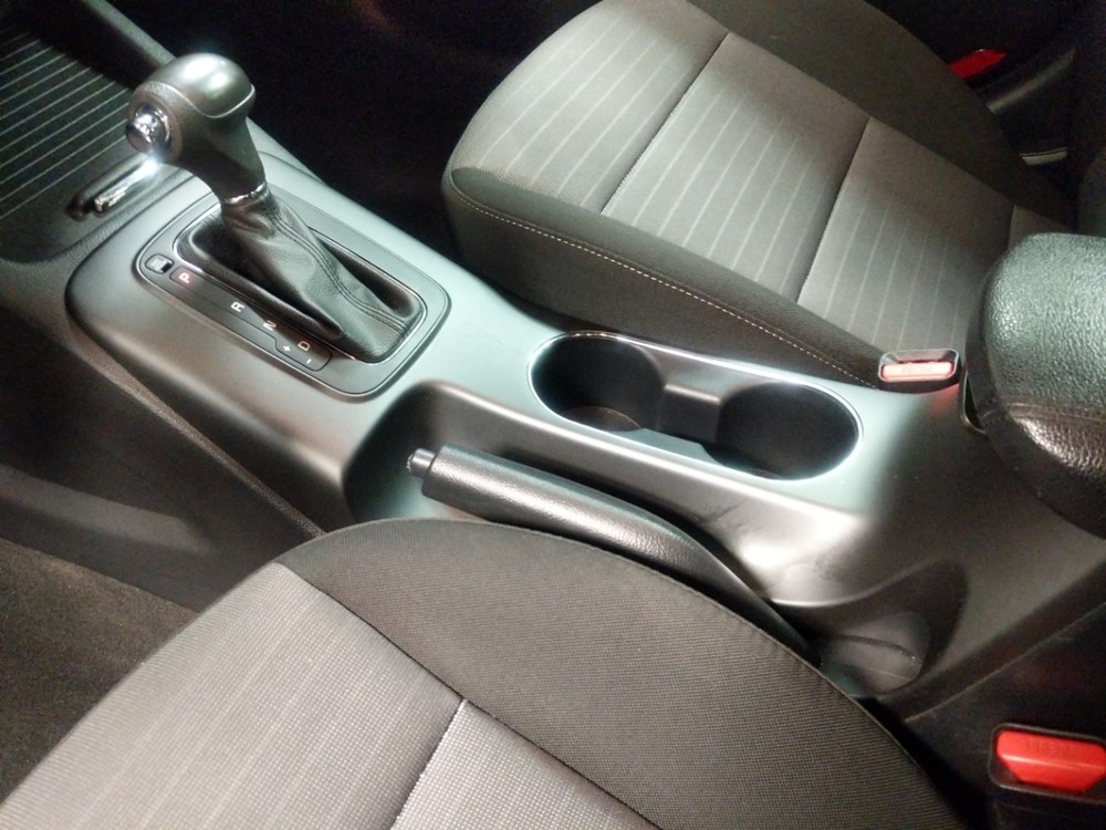 2016 Kia Forte5 - Center Console/Cup Holders