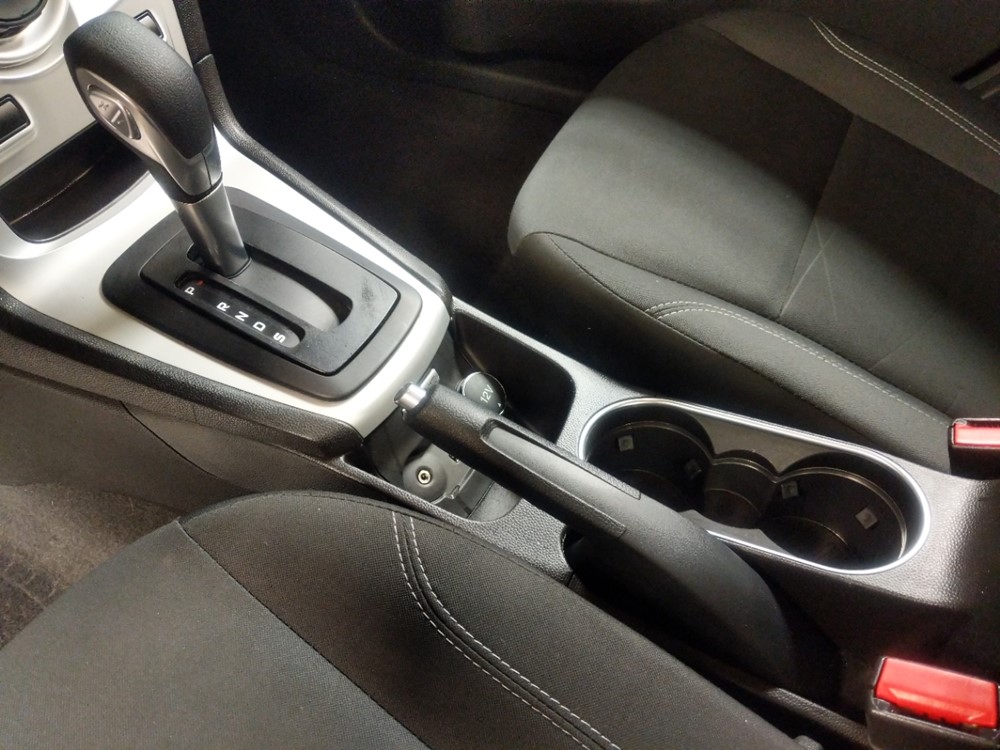 2017 Ford Fiesta - Center Console/Cup Holders
