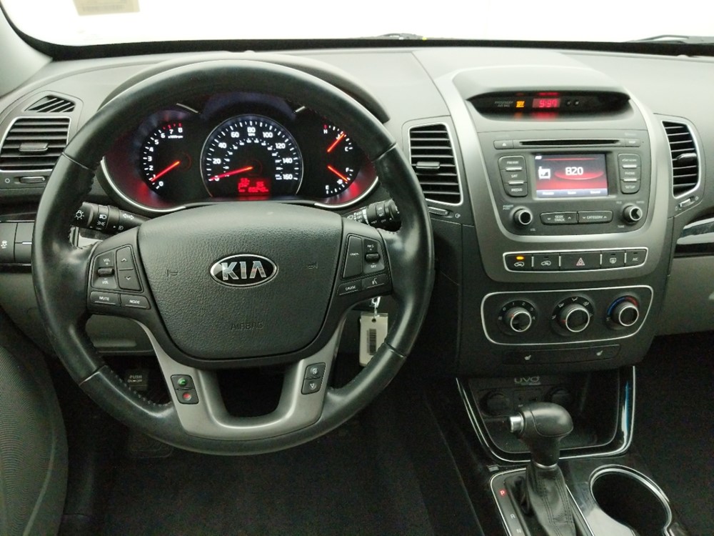2015 Kia Sorento - Driver Dash