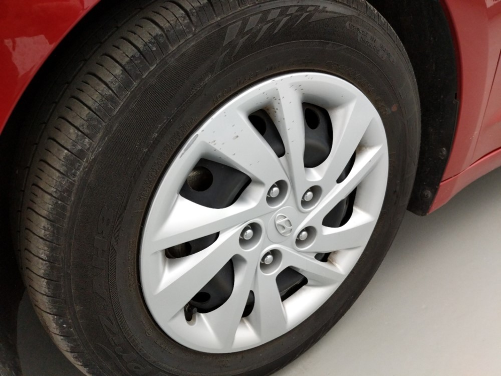 2017 Hyundai Elantra - Wheel