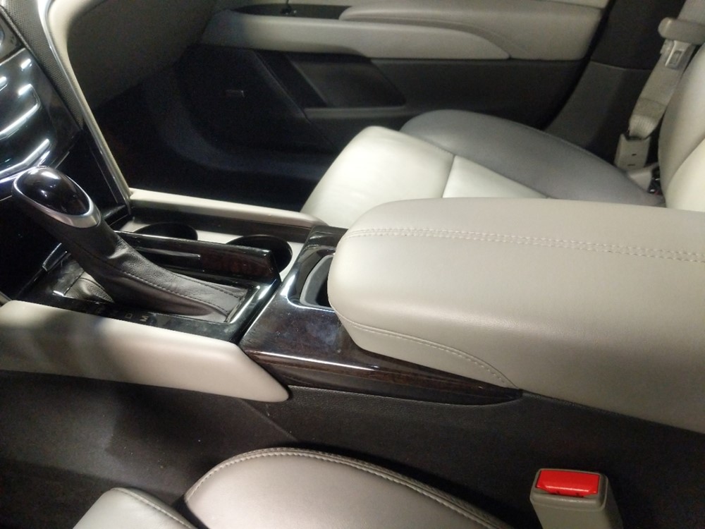 2017 Cadillac XTS - Center Console/Cup Holders