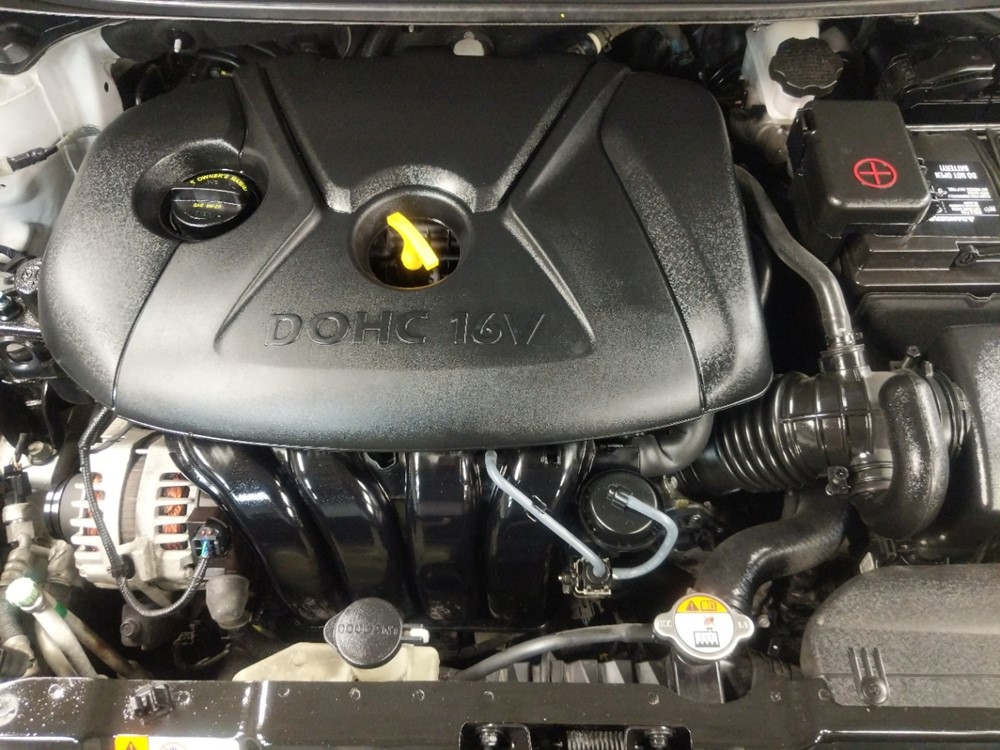 2014 Hyundai Elantra - Engine