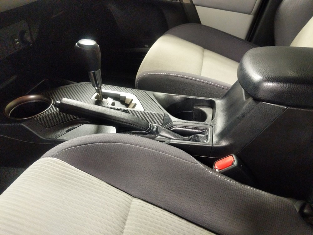 2013 Toyota RAV4 - Center Console/Cup Holders