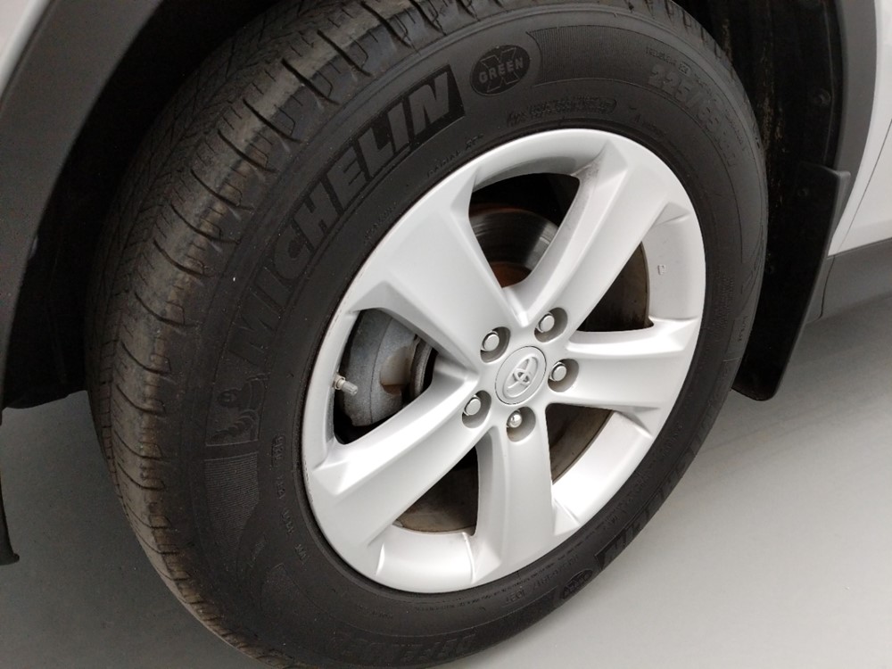 2013 Toyota RAV4 - Wheel