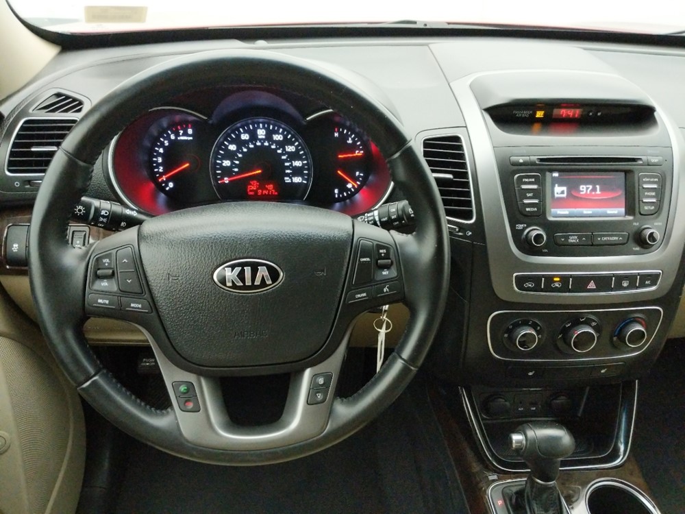 2014 Kia Sorento - Driver Dash