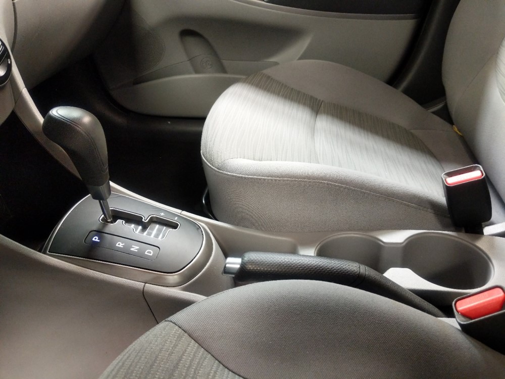 2017 Hyundai Accent - Center Console/Cup Holders