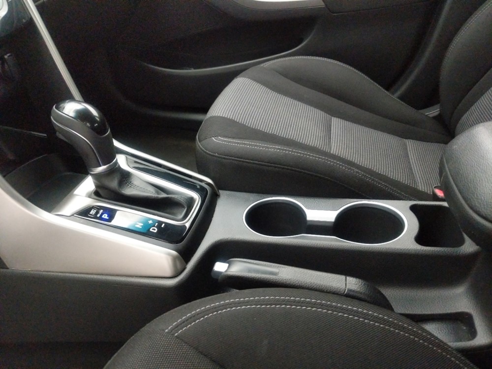 2017 Hyundai Elantra - Center Console/Cup Holders
