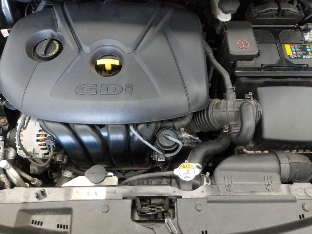 2017 Hyundai Elantra - Engine