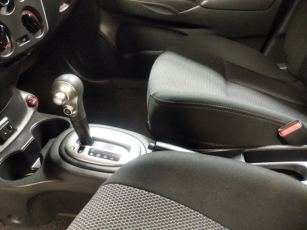 2017 Nissan Versa - Center Console/Cup Holders