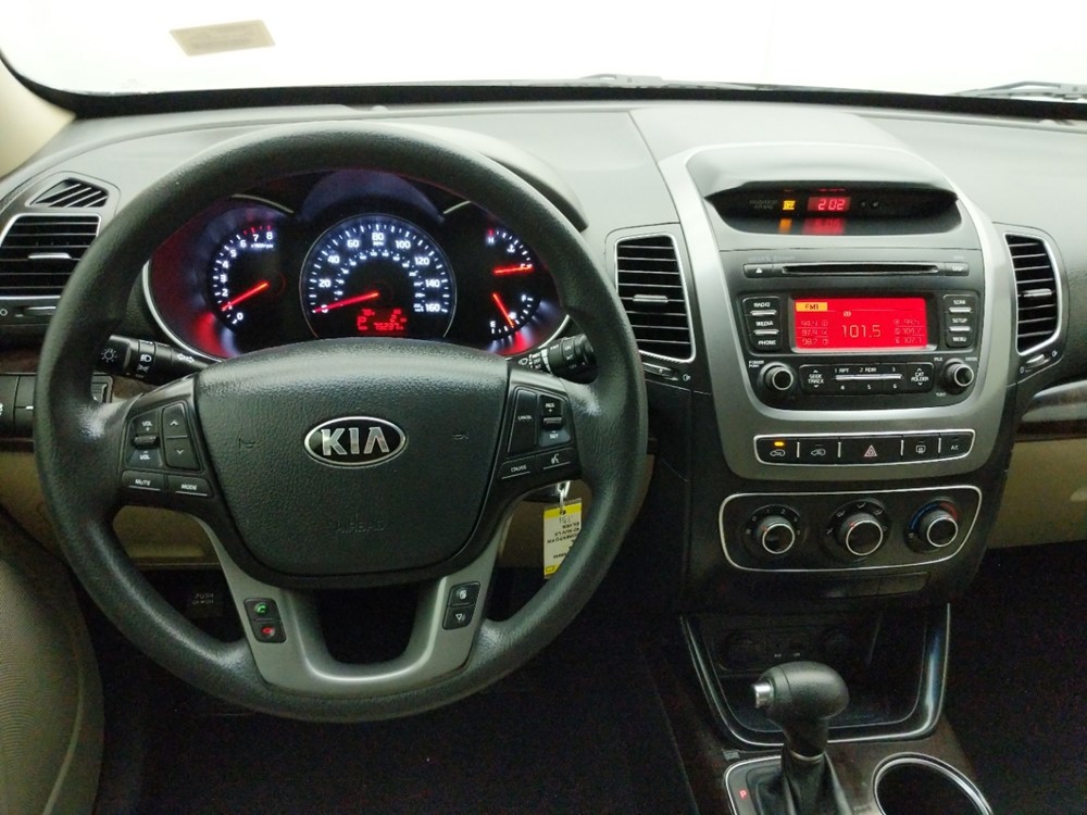 2014 Kia Sorento - Driver Dash