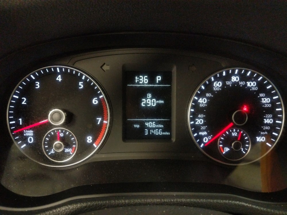 2015 Volkswagen Passat - Odometer Close Up