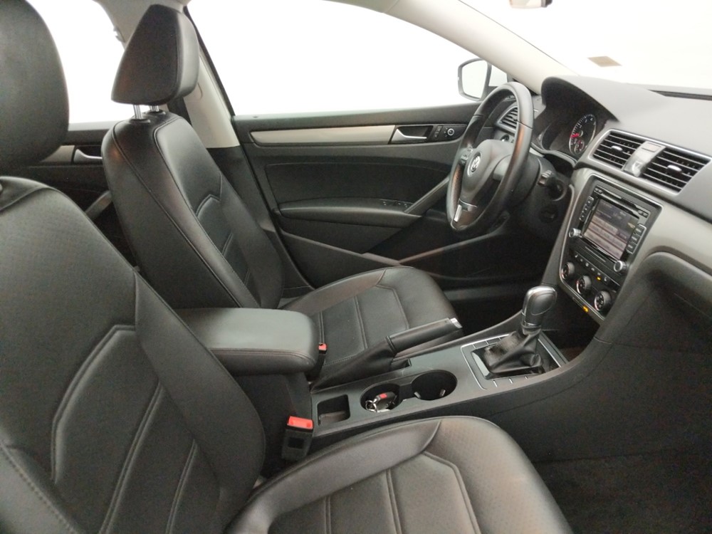2015 Volkswagen Passat - Passenger Front Seat