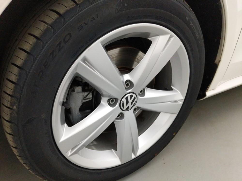 2015 Volkswagen Passat - Wheel