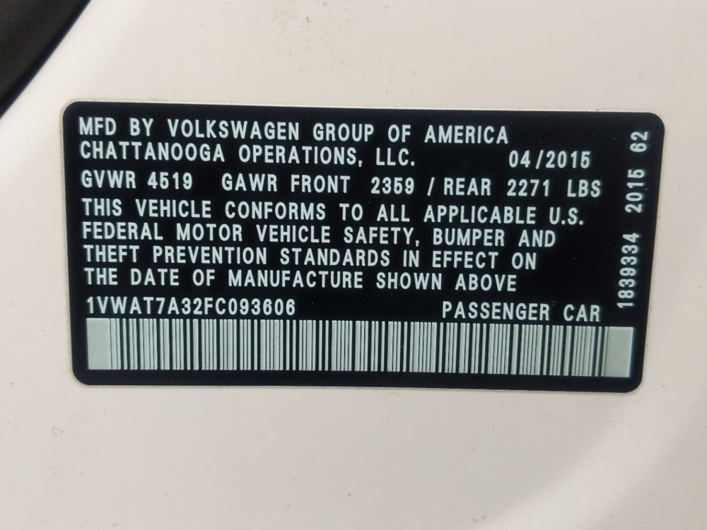 2015 Volkswagen Passat - VIN Plate
