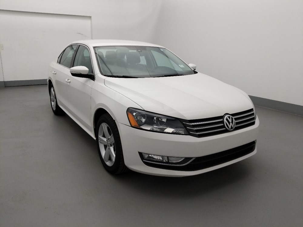 2015 Volkswagen Passat - Passenger Front Bumper