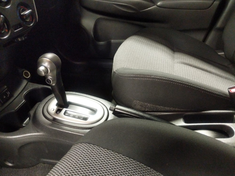 2017 Nissan Versa - Center Console/Cup Holders
