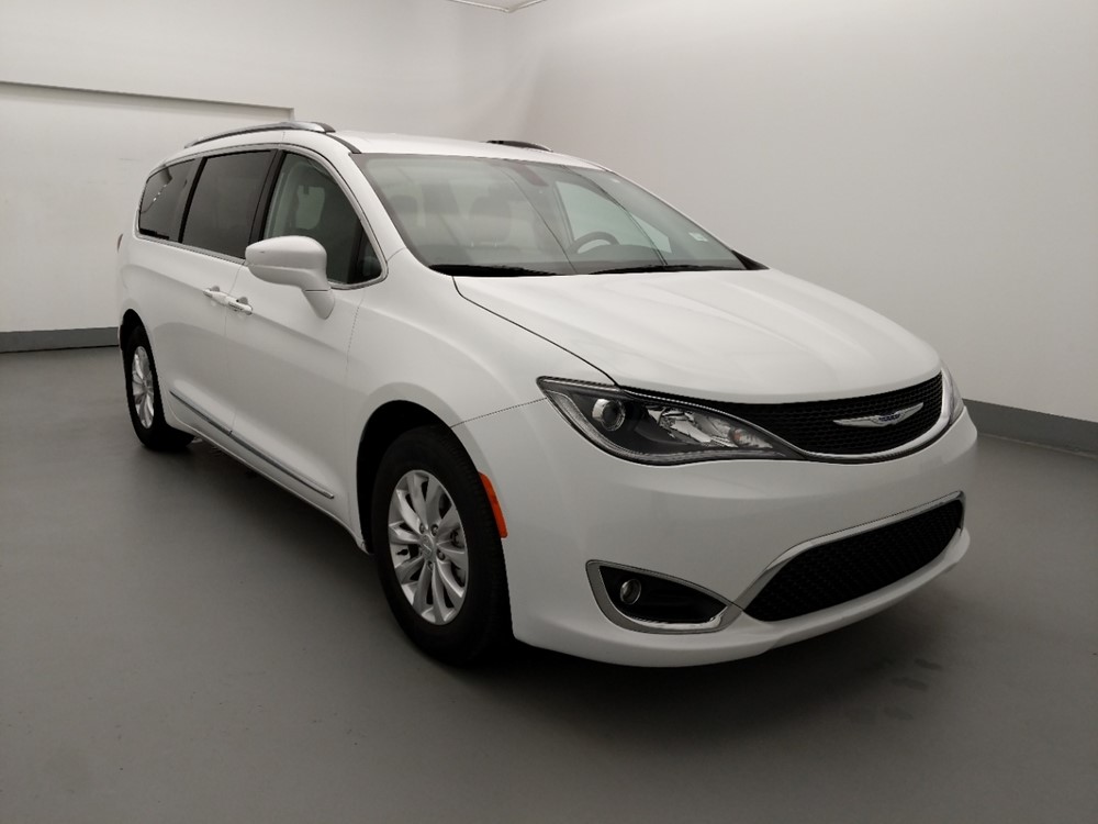 2018 Chrysler Pacifica - Passenger Front Bumper