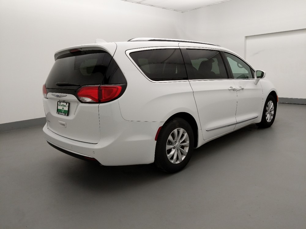 2018 Chrysler Pacifica - Passenger Rear Side