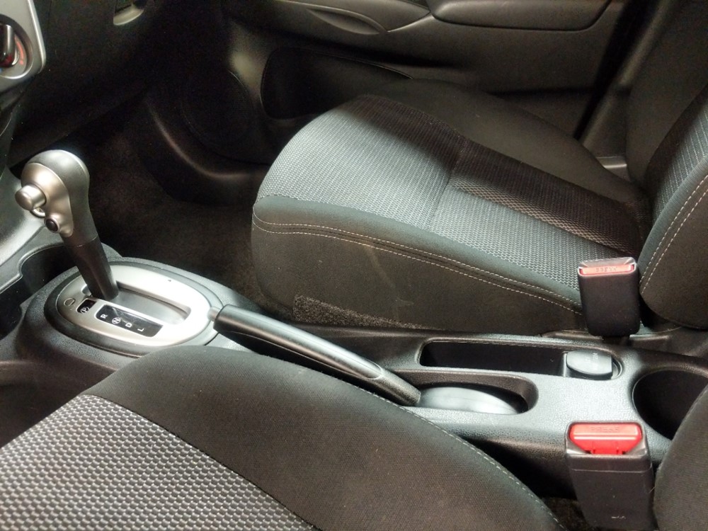 2018 Nissan Versa - Center Console/Cup Holders