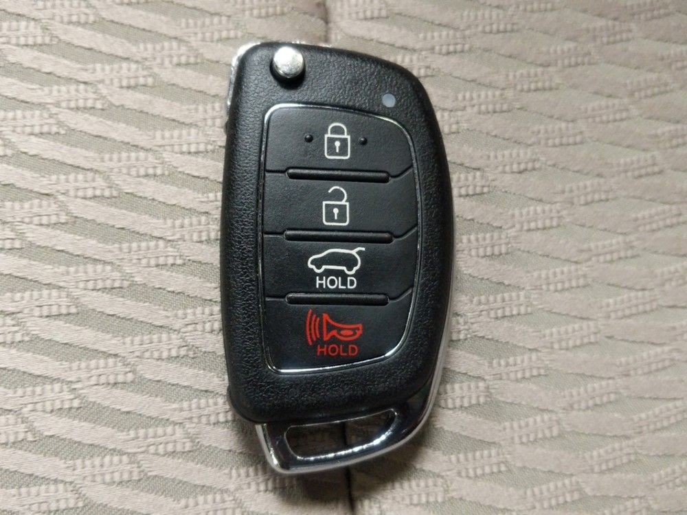 2014 Hyundai Santa Fe - Keys