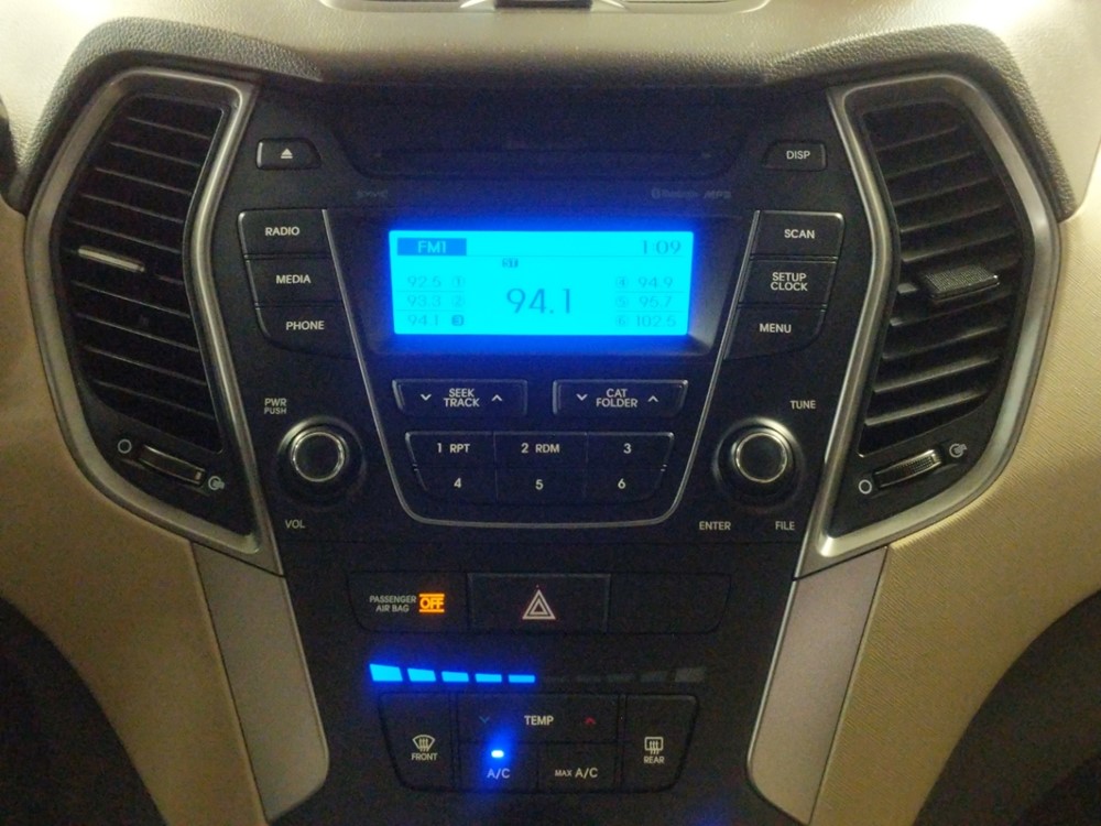 2014 Hyundai Santa Fe - Stereo Package