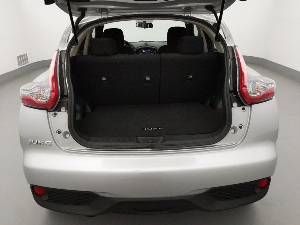 2017 Nissan JUKE - Trunk