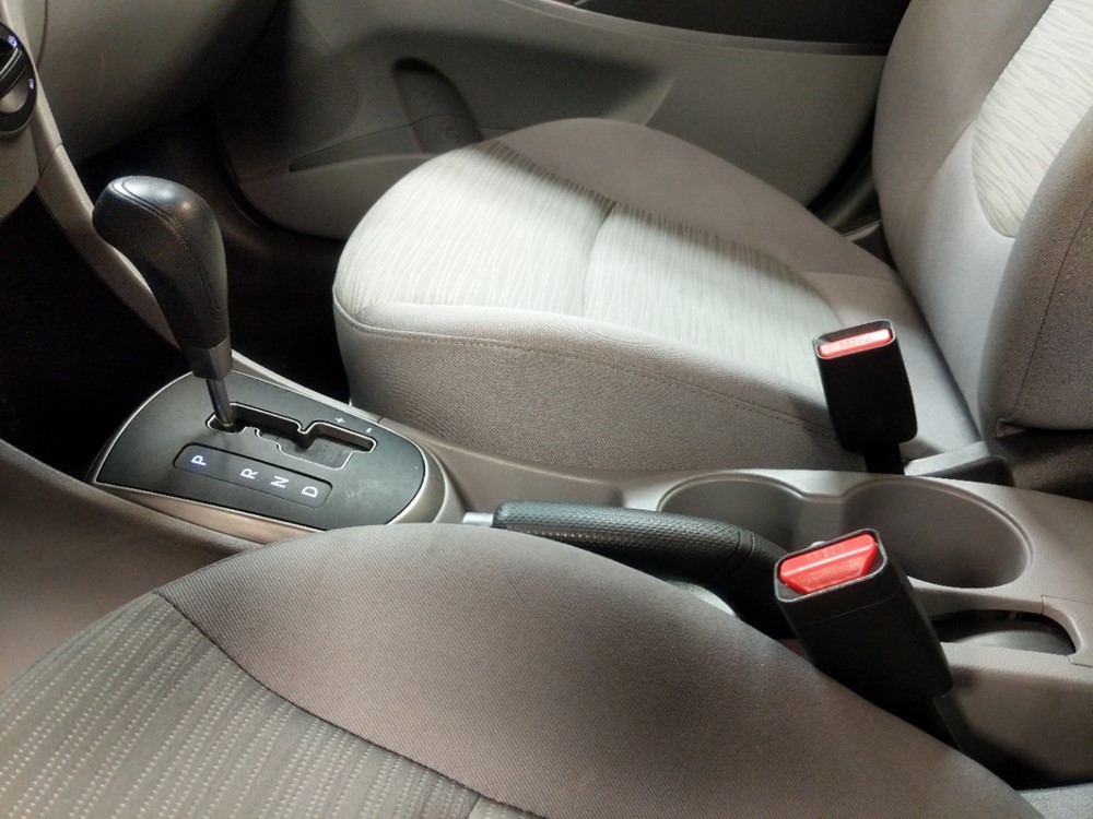 2017 Hyundai Accent - Center Console/Cup Holders