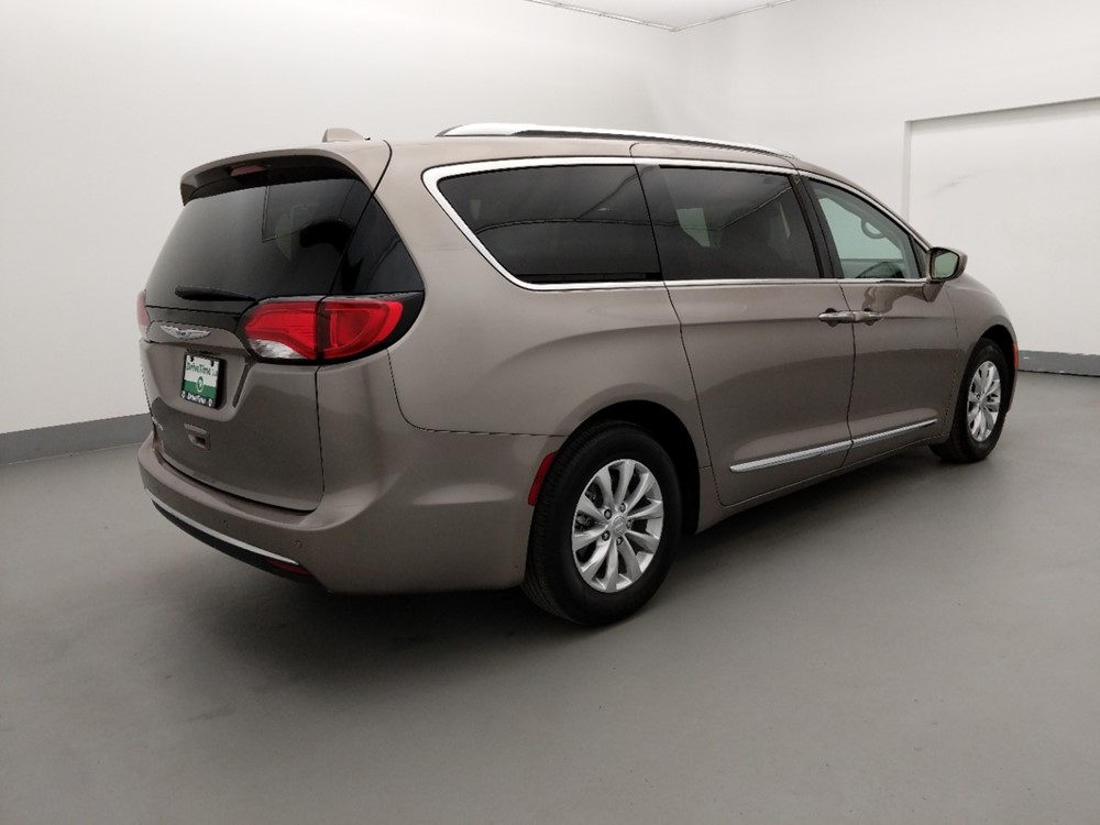 2018 Chrysler Pacifica - Passenger Rear Side