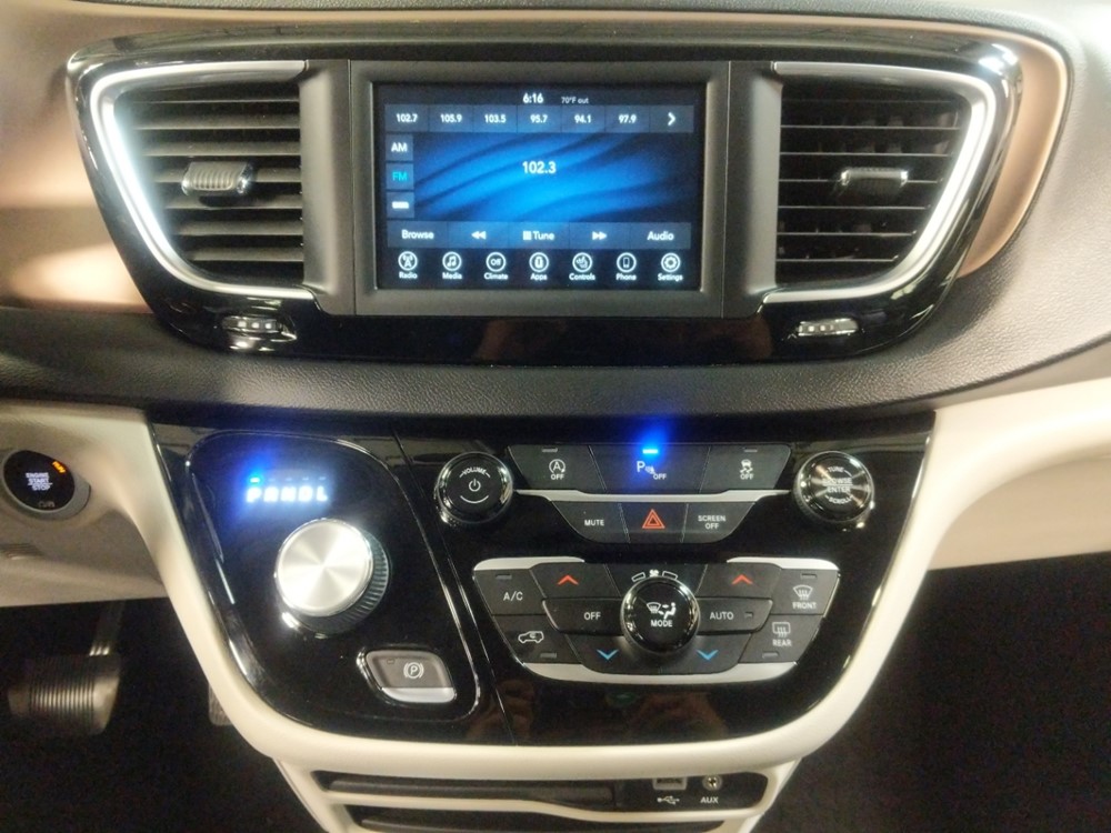 2018 Chrysler Pacifica - Stereo Package