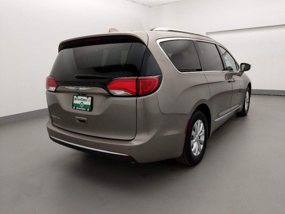 2018 Chrysler Pacifica - Passenger Rear Bumper