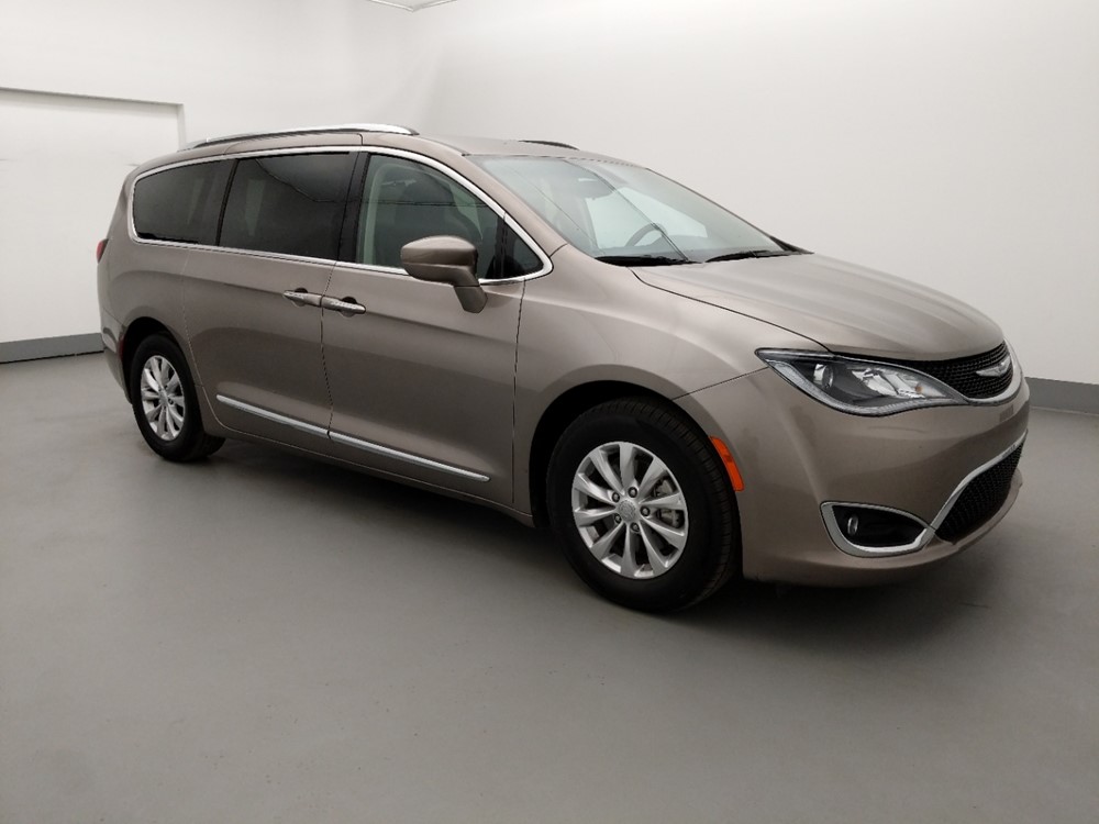 2018 Chrysler Pacifica - Passenger Front Side