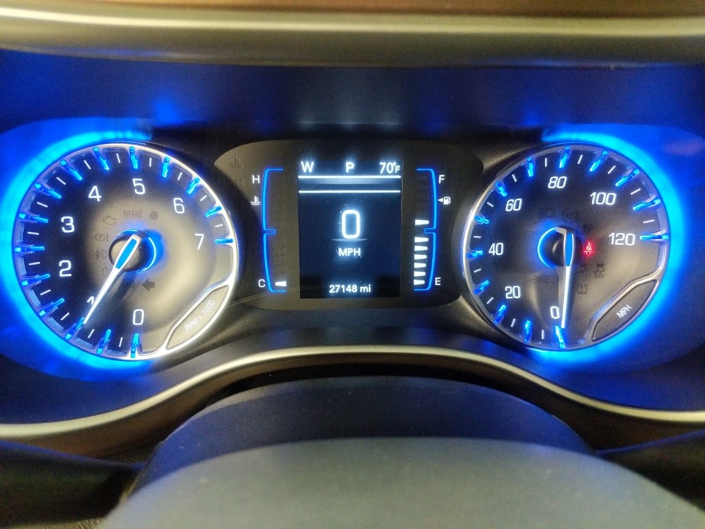 2018 Chrysler Pacifica - Odometer Close Up