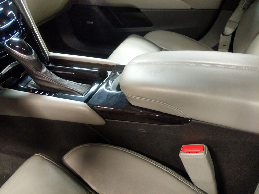 2017 Cadillac XTS - Center Console/Cup Holders