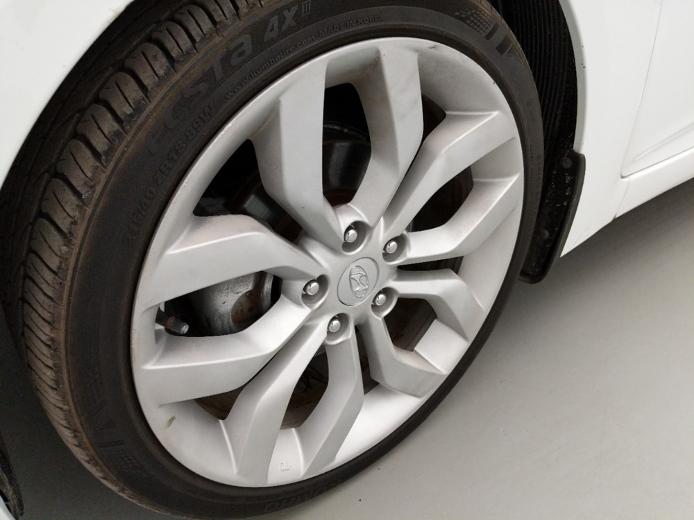 2013 Hyundai Veloster - Wheel