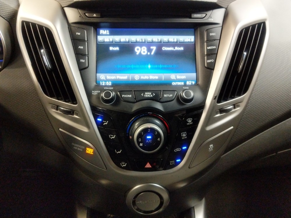 2013 Hyundai Veloster - Stereo Package