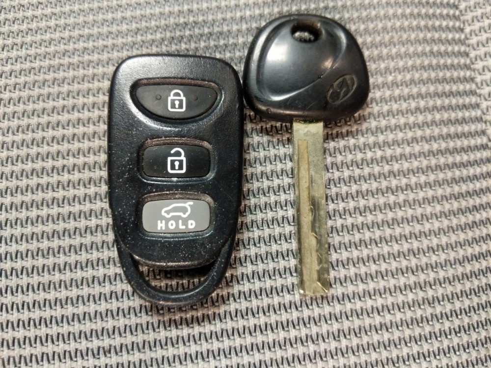 2013 Hyundai Veloster - Keys