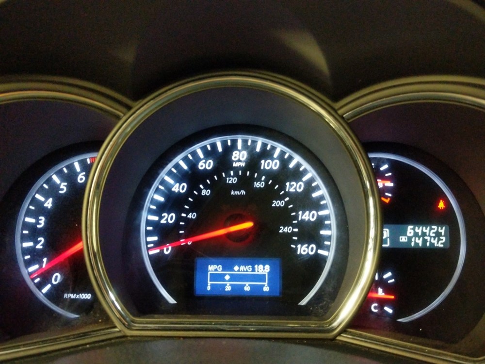 2014 Nissan Murano - Odometer Close Up