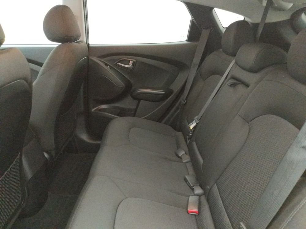 2015 Hyundai Tucson - Driver Rear Seat