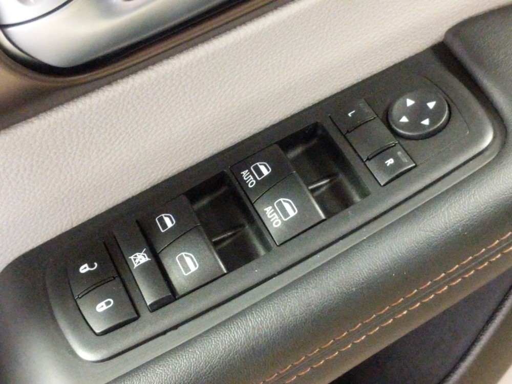 2018 Chrysler Pacifica - Driver Power Windows/Lock Control