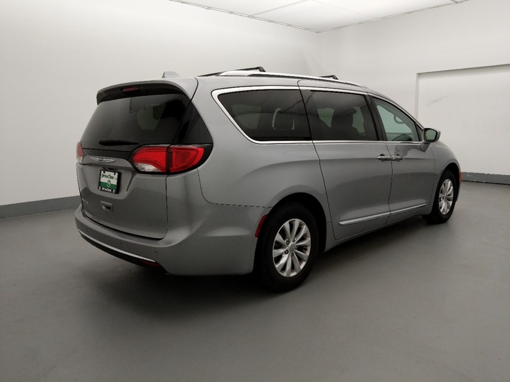 2018 Chrysler Pacifica - Passenger Rear Side