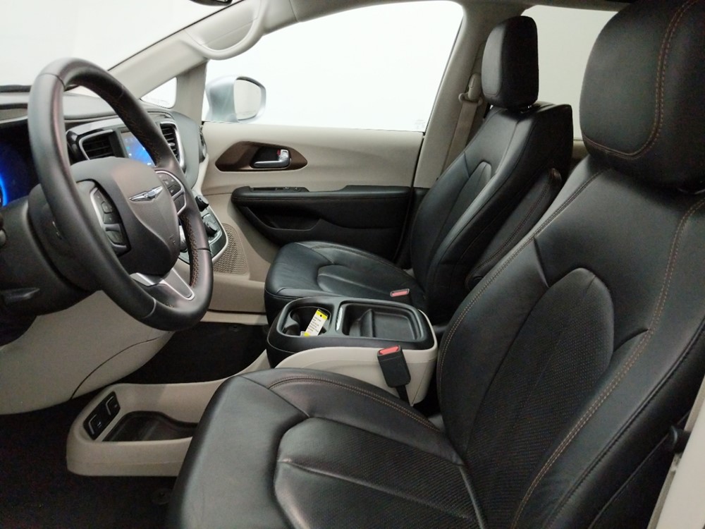 2018 Chrysler Pacifica - Driver Front Seat