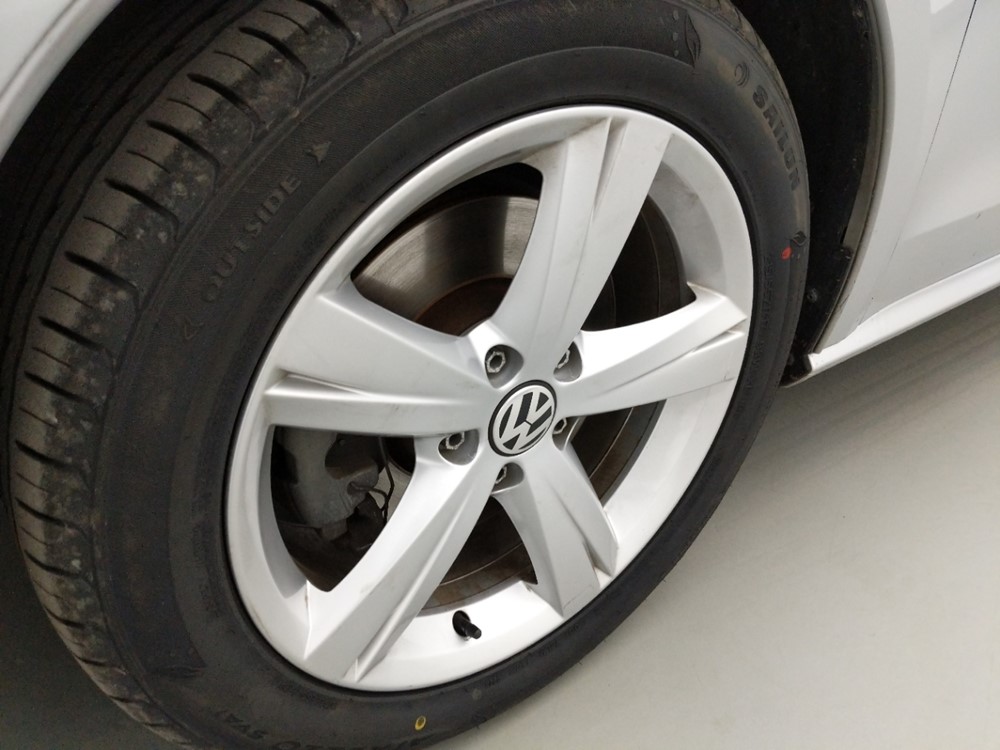 2015 Volkswagen Passat - Wheel