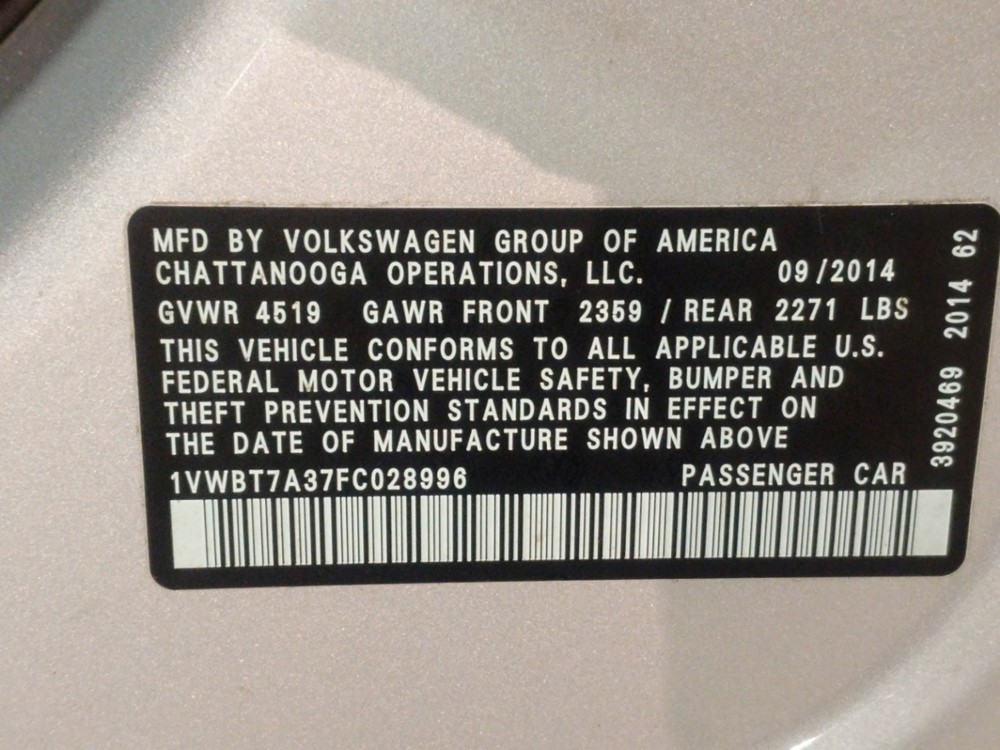 2015 Volkswagen Passat - VIN Plate