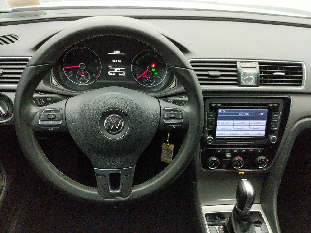 2015 Volkswagen Passat - Driver Dash