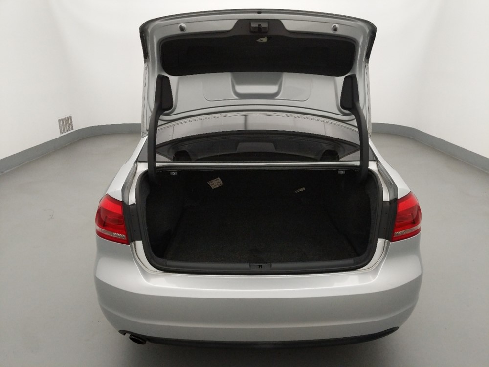 2015 Volkswagen Passat - Trunk