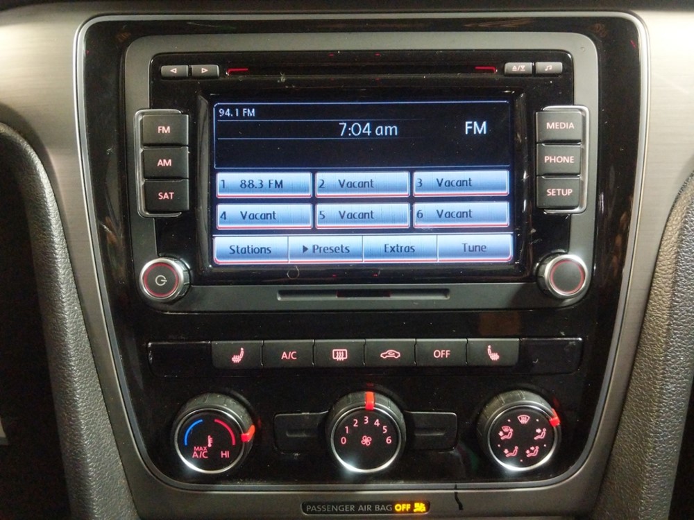 2015 Volkswagen Passat - Stereo Package