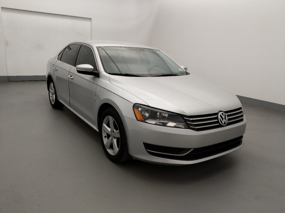 2015 Volkswagen Passat - Passenger Front Bumper