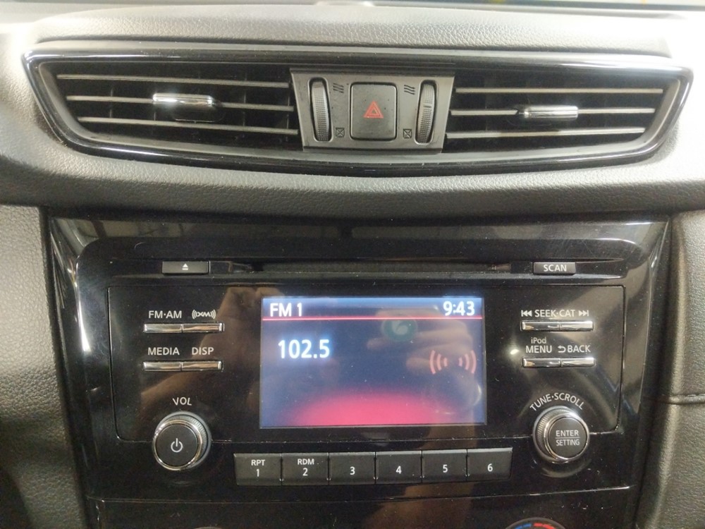 2017 Nissan Rogue - Stereo Package